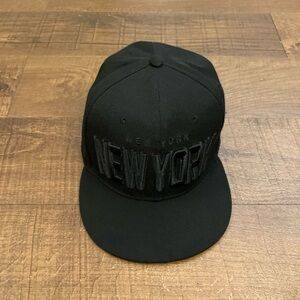 T & T Black New York New York Embroidered Flat Bill Snapback Hat Unisex